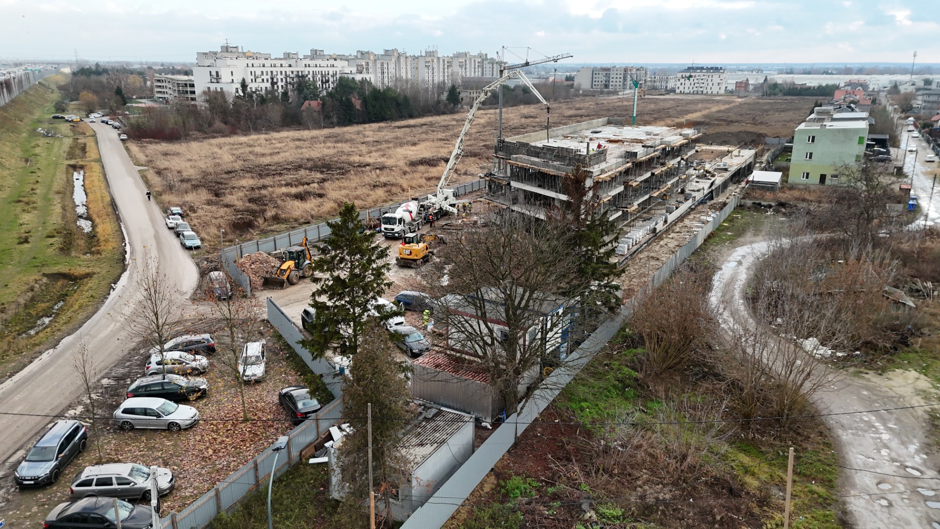 Miniatura: Panorama placu budowy z okolicą