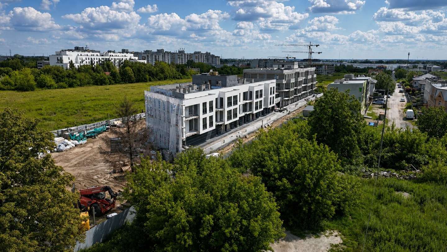 Budynki A i B z lotu ptaka — widok ogólny na plac budowy